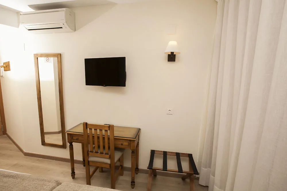 Hotel Villa Flamenca Nerja 3*,