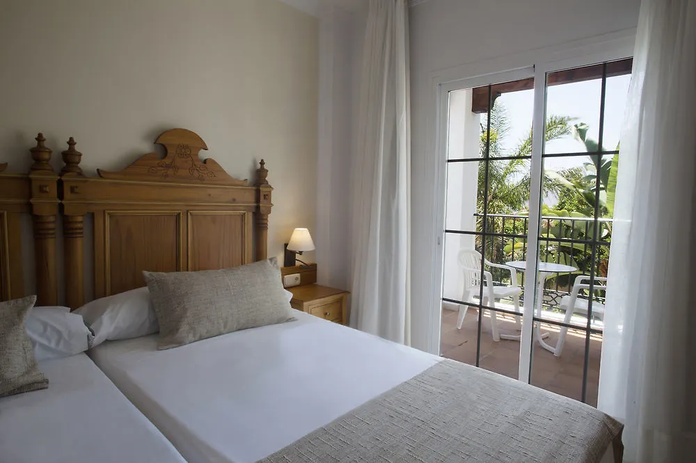 Hotel Villa Flamenca Нерха