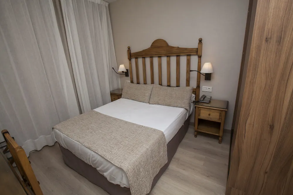 Hotel Villa Flamenca Нерха