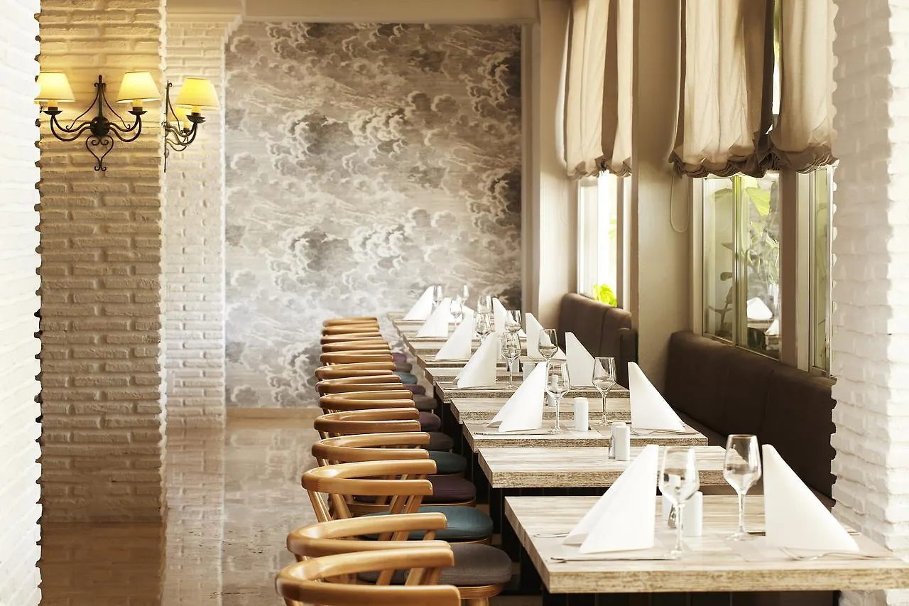 Hotel Villa Flamenca Нерха